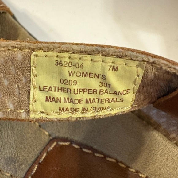 Eastland brown leather strappy sandals size 7 M - Picture 9 of 11